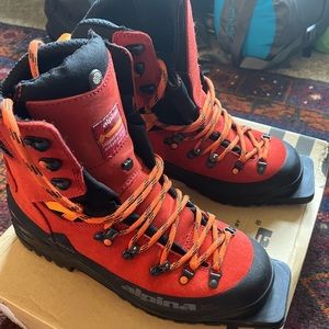Alaska Alpina XC Ski Boots Nordic Norm 44